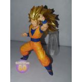 SON GOKU SUPER SAIYAN 3 GASHAPON GRADE REAL FIGURE